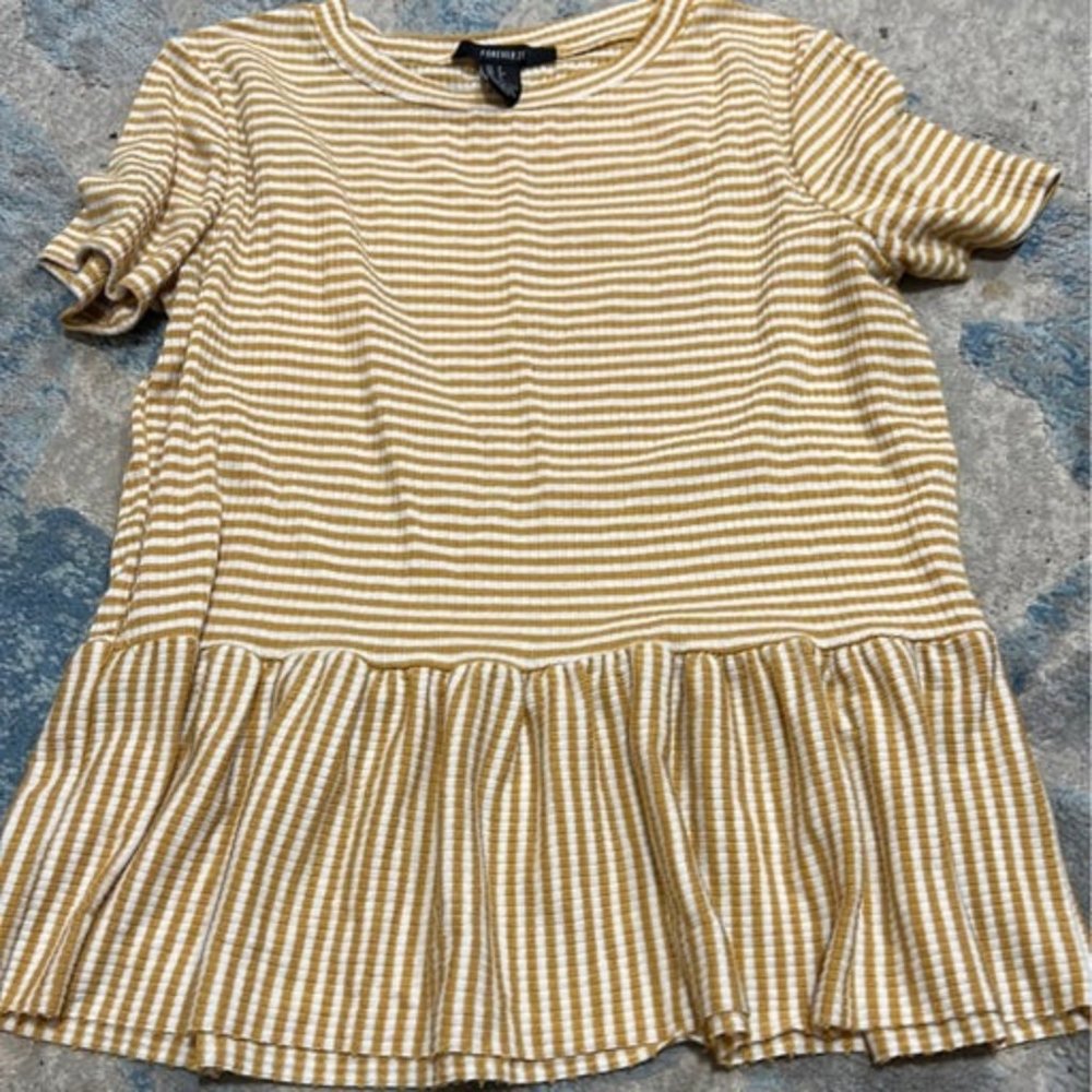 Small striped Flowy top